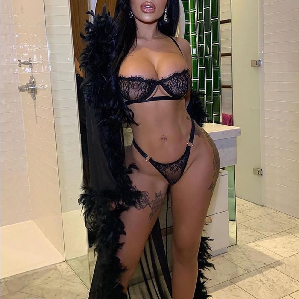 Feather Sheer Robe - Picture 5 of 6